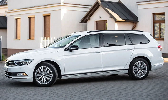 Volkswagen Passat cena 66900 przebieg: 135300, rok produkcji 2018 z Radom małe 596